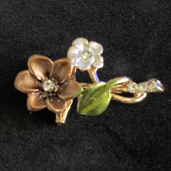 2 vintage inspired brown floral enamel brooches/pins with crystal accents - Picture 2 of 8